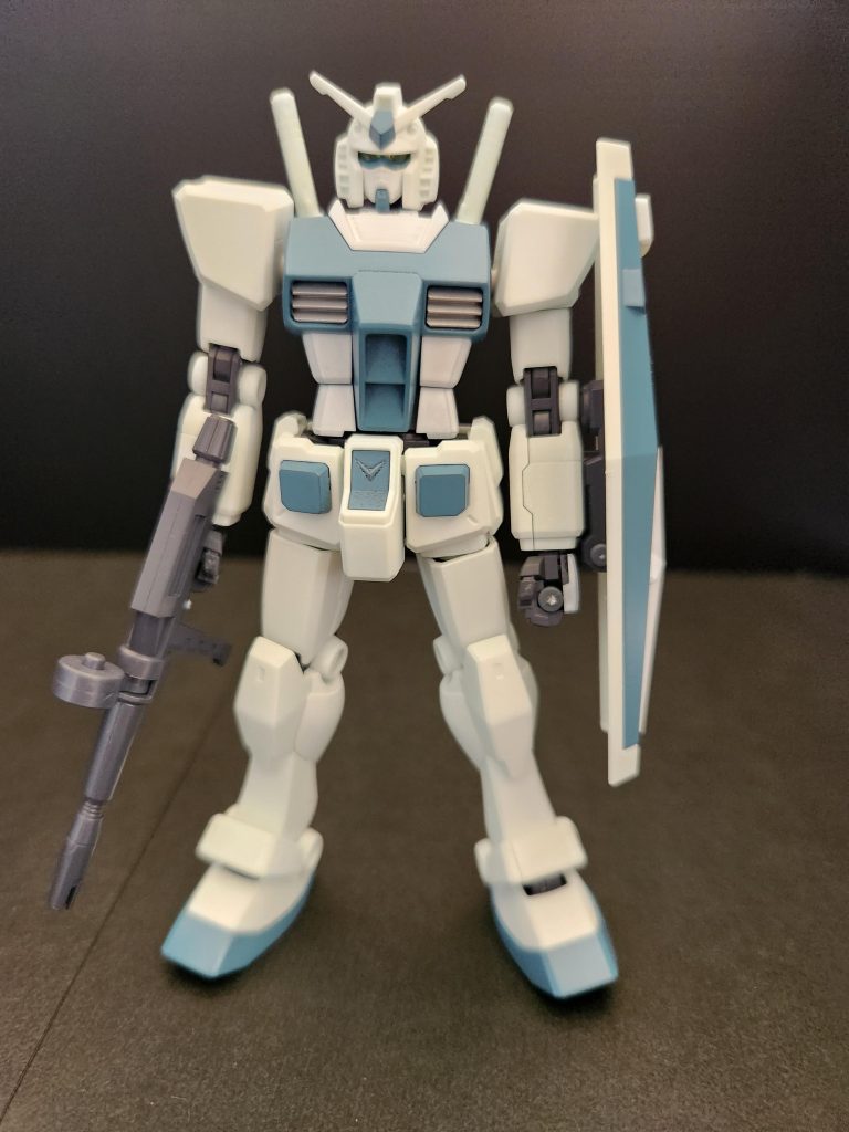 ガンダムは航空機っぽくブルーのカラーリング