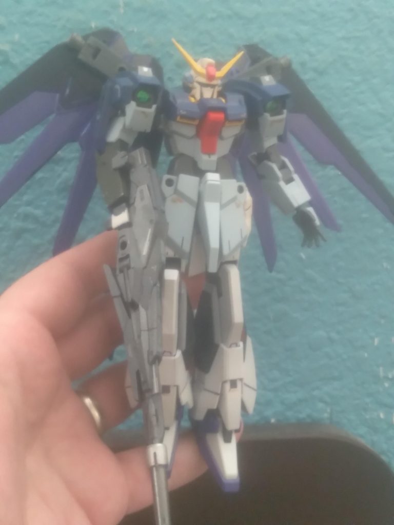 It has a very cool look with the wings deployed. The Uraven rifle fits the arm perfectly