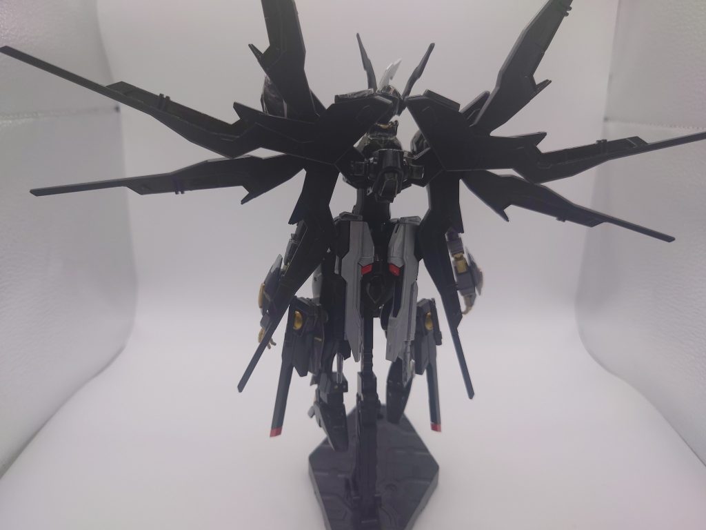 背面。ライフルとレールガンはネオジム接着をしております。まだまだ研究の余地がありますね。