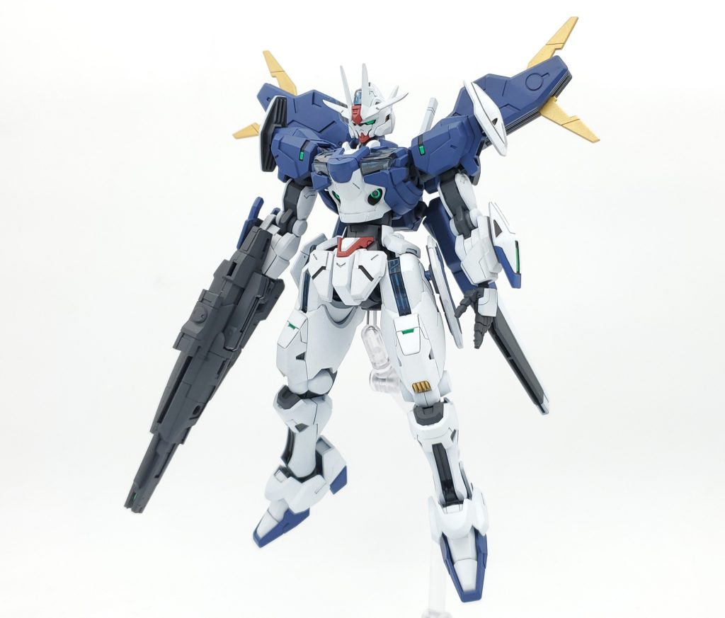 ホワイトはメカサフ立ち上げにしてみました(後述)肩の軸を少ーしだけ上げました。目立つ合わせ目やパーティングラインも処理しました。