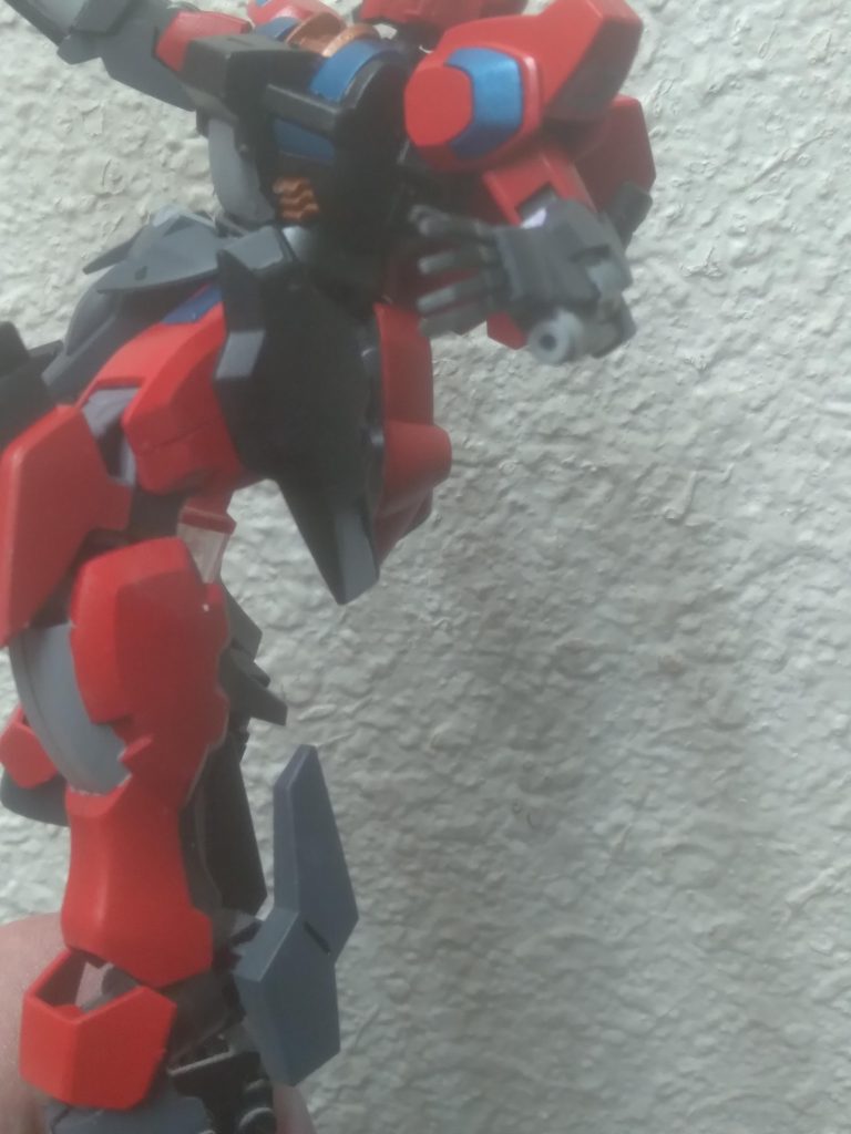 I added beam saber handle tips to the forearm revolver guns. They serve as both beam sabers and beam guns.