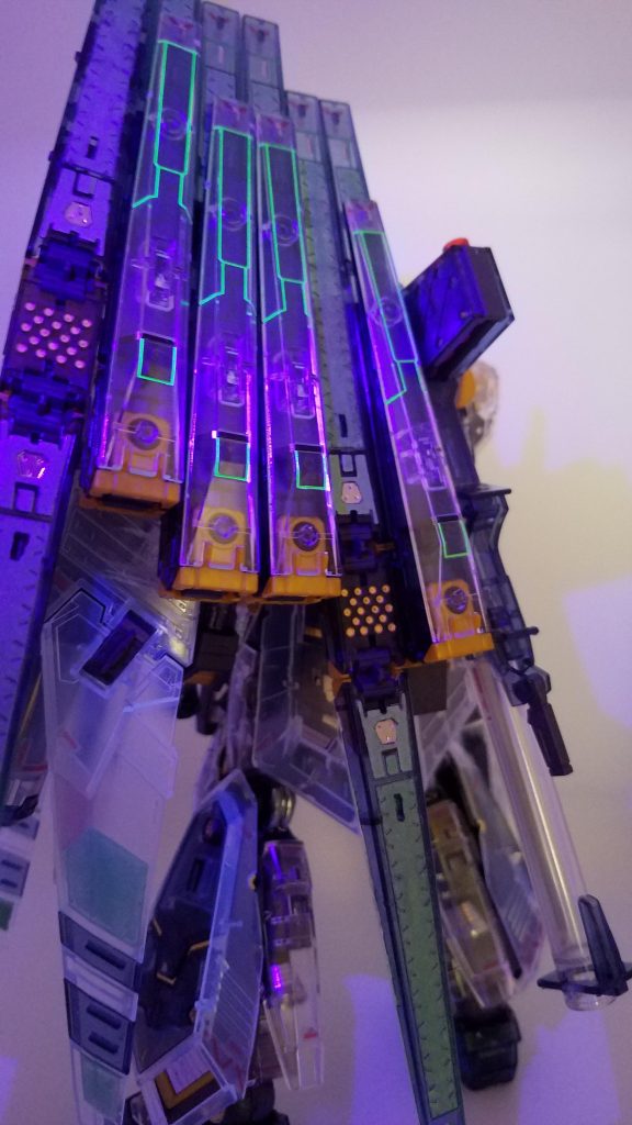 フィンファンネルにも。ここは個人的に数少ない綺麗にできた部分かなぁと思います(笑)