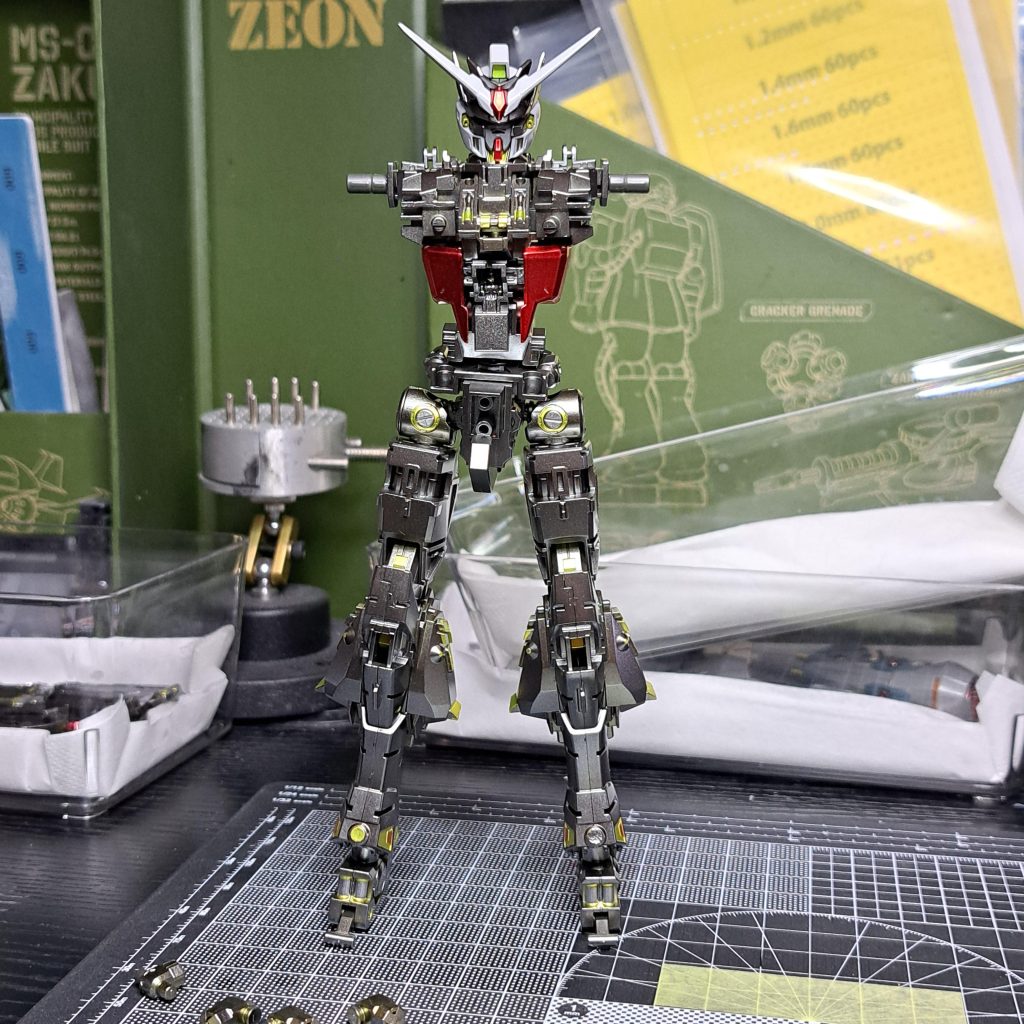 内部フレームも若干ではありますが塗り分けしました。