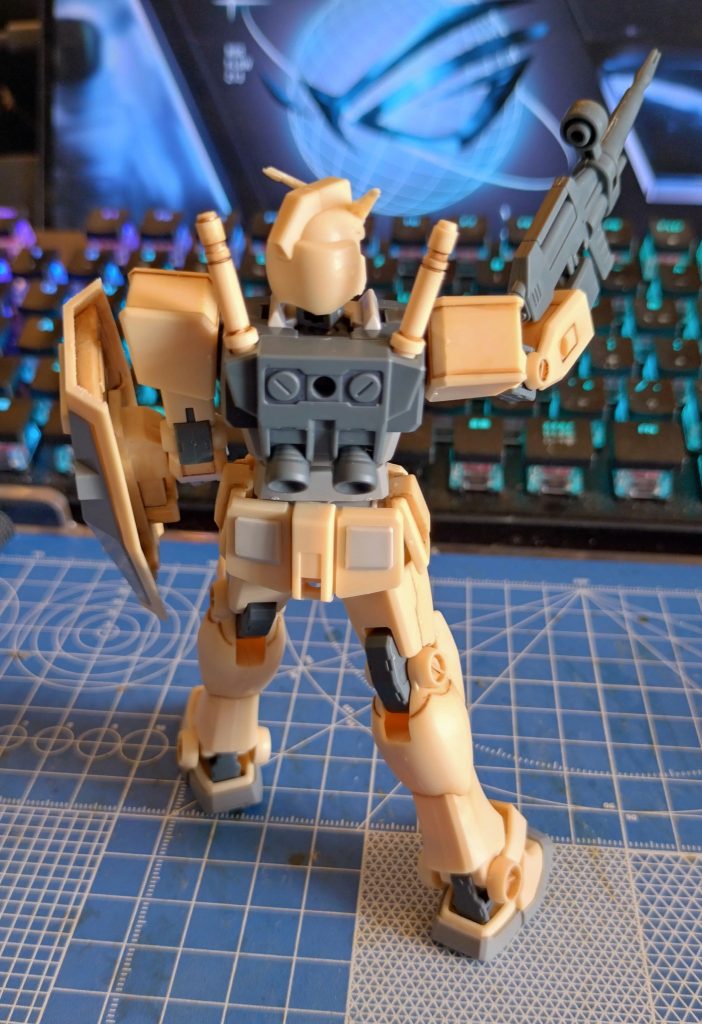 ベージュ色の所がおそらく卵の殻素材。さわり心地がLIMEXっぽいなと思ったんですが、卵の殻って石灰質なんでふつーにLIMEXなんですな。