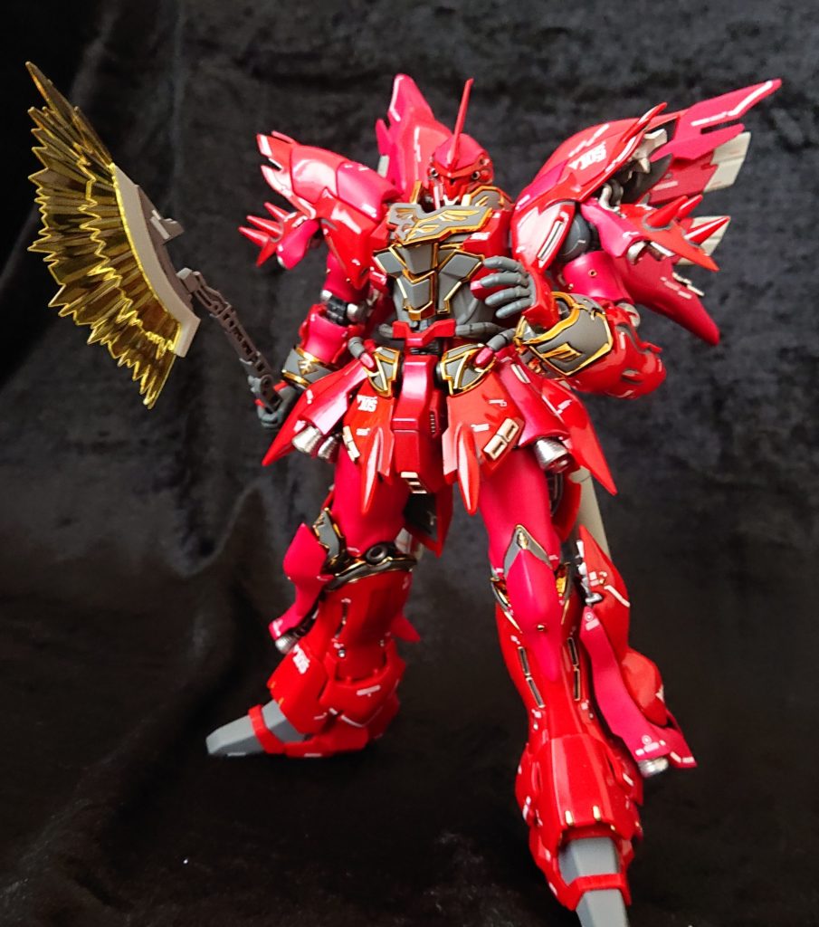 平手とビームアックス。なんだかんだで、全体的に結構な大きさがあり、迫力がありますなぁ😊