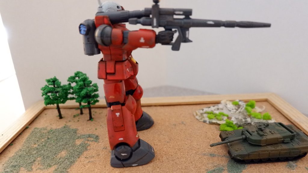 右から、バーニア？にはシルバーの上からガンダムリアルタッチマーカー青を。