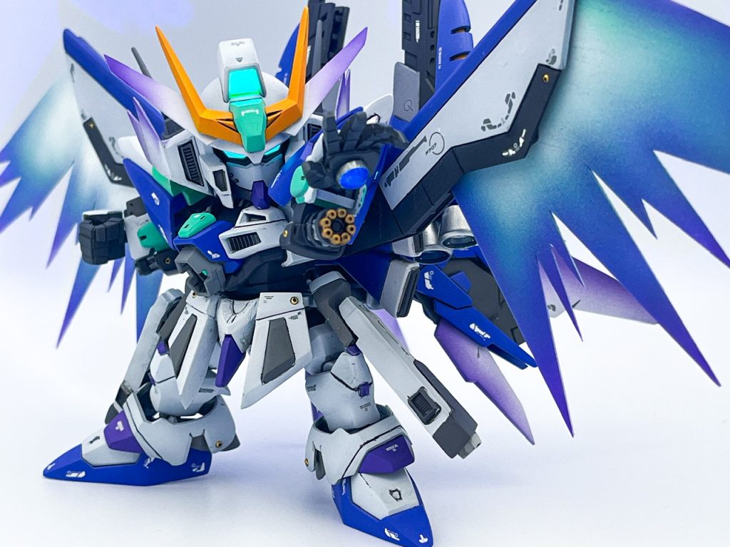 ▲アイシングフィンガー手の平と一体化した冷凍ビーム照射装置。「氷の指」の象徴。おいしそうな響きとは裏腹に、敵機の頭部を鷲掴みにして凍らせ腕部ガトリングガンで粉々に砕くというえげつない必殺技。もちろんGガンダムのデータが使われている。『コールドォォオ……エンドッ!』