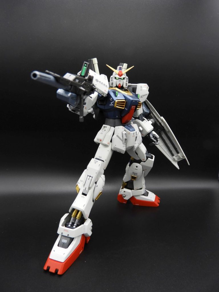 初期ロットなので腰があまり回りません。