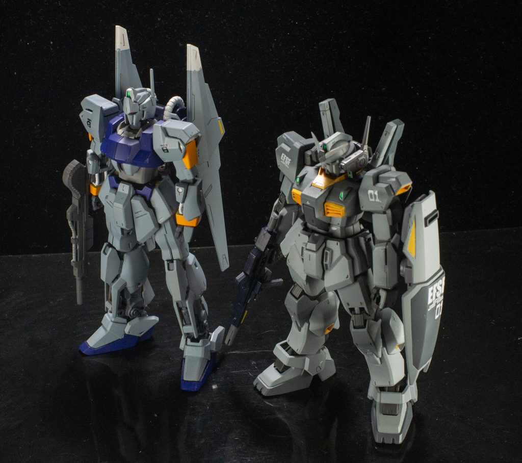 以前、ロービジ系のカラーに塗った百式とのツーショットです