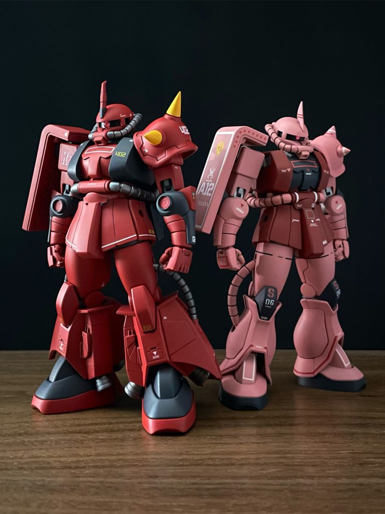 リバイブ版リアルタイプシャアザクと。デカールはいつ手に入れたか覚えていないRGのものを使用。（デカールゲットした過去の自分を褒めてあげたい。デカール再販してほしい。）