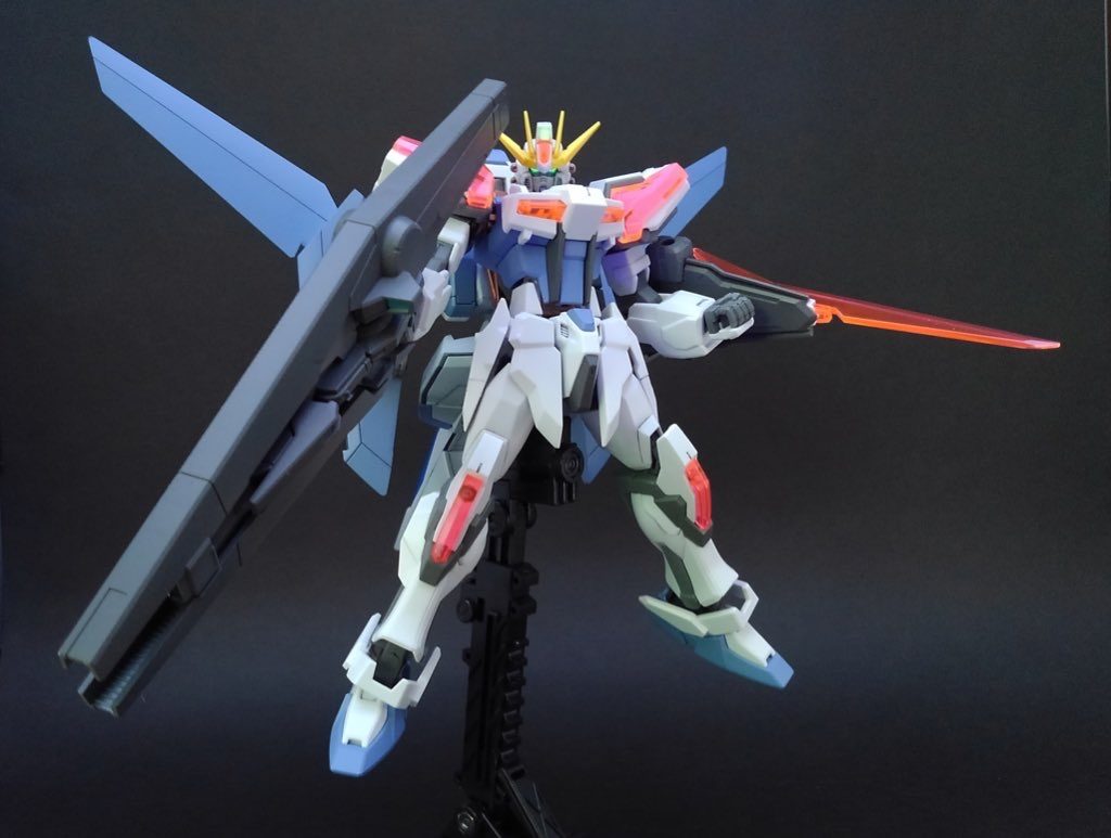 ダイダルバズーカもしっかり装備できますこの形態は宇宙戦向けの通常形態ですビルドストライクフルパッケージを大型化したイメージです