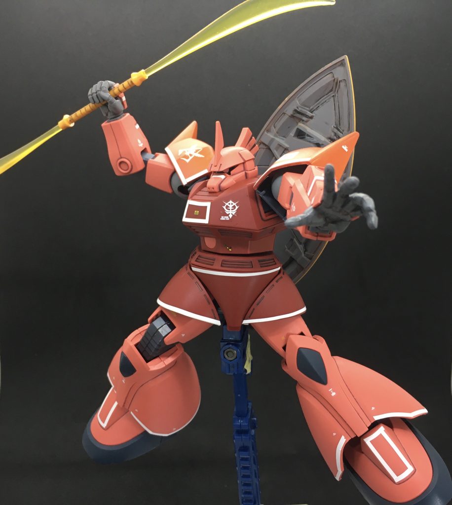 　肩アーマーは合わせ目消して塗装したんですがトップコート吹いたら変色しちゃいました...