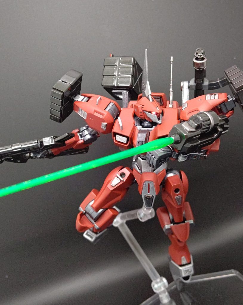 左手のブレードは恐らくキャンペーン品?だったカスタマイズウェポンをベースにザウォートのサーベル柄を埋め込んで作成。