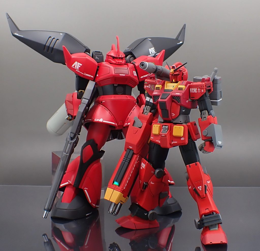 以前作成したウェルテクスと並べて。キット化前にリゲルグを改造して作ったものです。同じスケールなのに一回りサイズが違います。