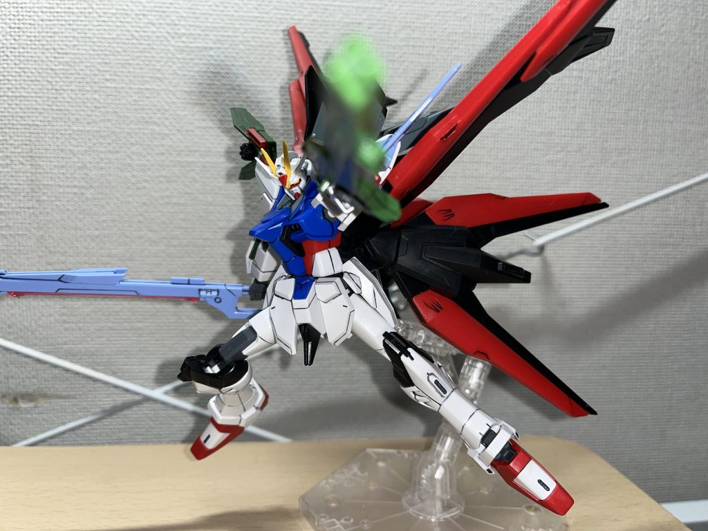 アグニだけど、片手で簡単に構えられるのはストフリっぽい感じなんですよね!