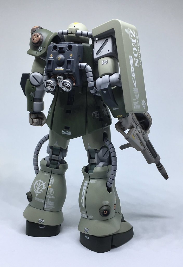 デカールはハイキューパーツとガンダムデカールを混ぜて使用。