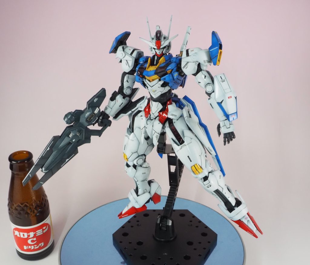 地味に感心したのがこのサイズにしてはアクションベースの3mm穴がある所でした。1/100で凹型のジョイントでは厳しい場面が多々ありますから。