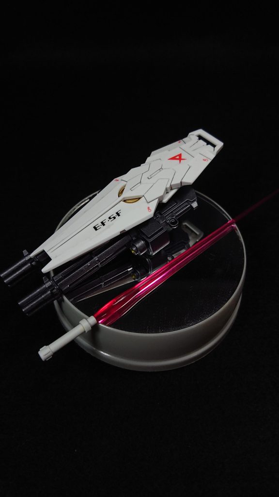 装備はビームガトリングですビームマグナムなどの手持ち武装を持たせるか悩んだのですが、手元がごちゃごちゃし過ぎる気がしたので無しにしました代わりに今回はビームサーベルを持たせることにしました自分が作る機体はビームサーベル持ちが少ないので、なんだか新鮮な気がしますw