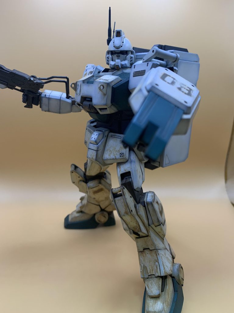 ポーズを付けるのが難しい。 塗装はガレージのみって鉄の掟に従っていますが、そろそろ寒くなりそうなんで水性筆塗りモデラーへの転職を考えております。