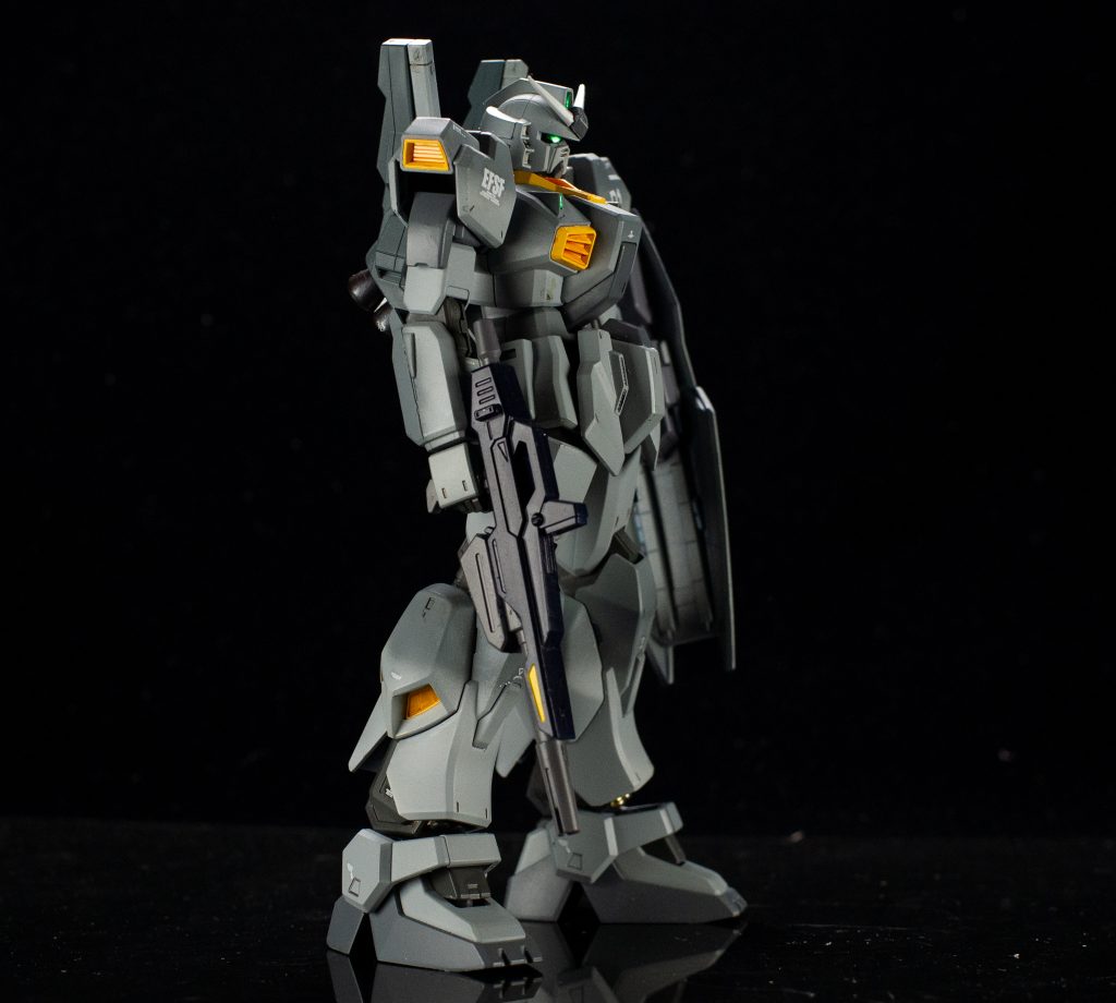 クレオス337番を中心に、薄い方は338番を加え、濃い方は331番を加えて濃淡を出してグラデーションにしました