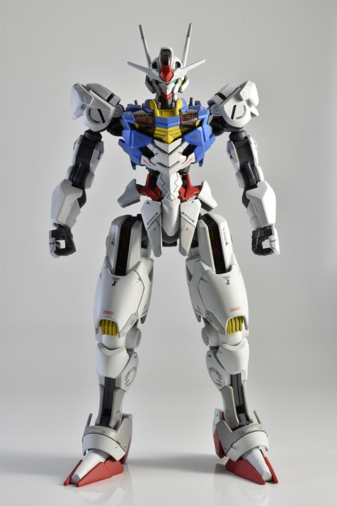 今見ると腰と足の付け根の隙間が目立ちます…