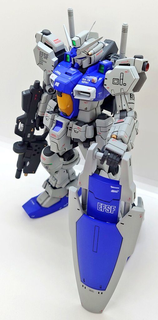 デカール貼り直後。トップコート前だとテカテカすね!