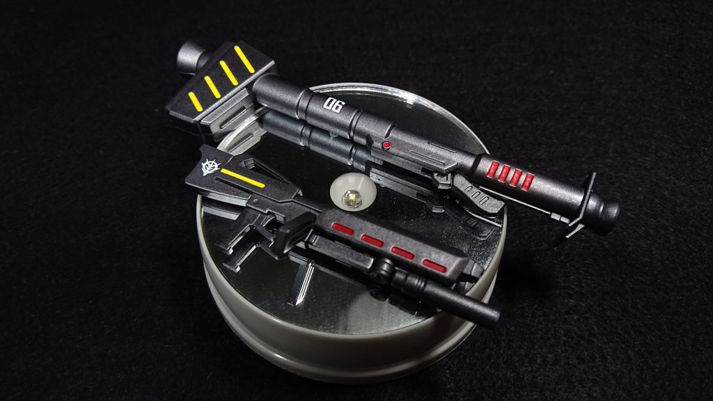 サブウエポンとしてギラ・ドーガのビーム・マシンガンを装備しています