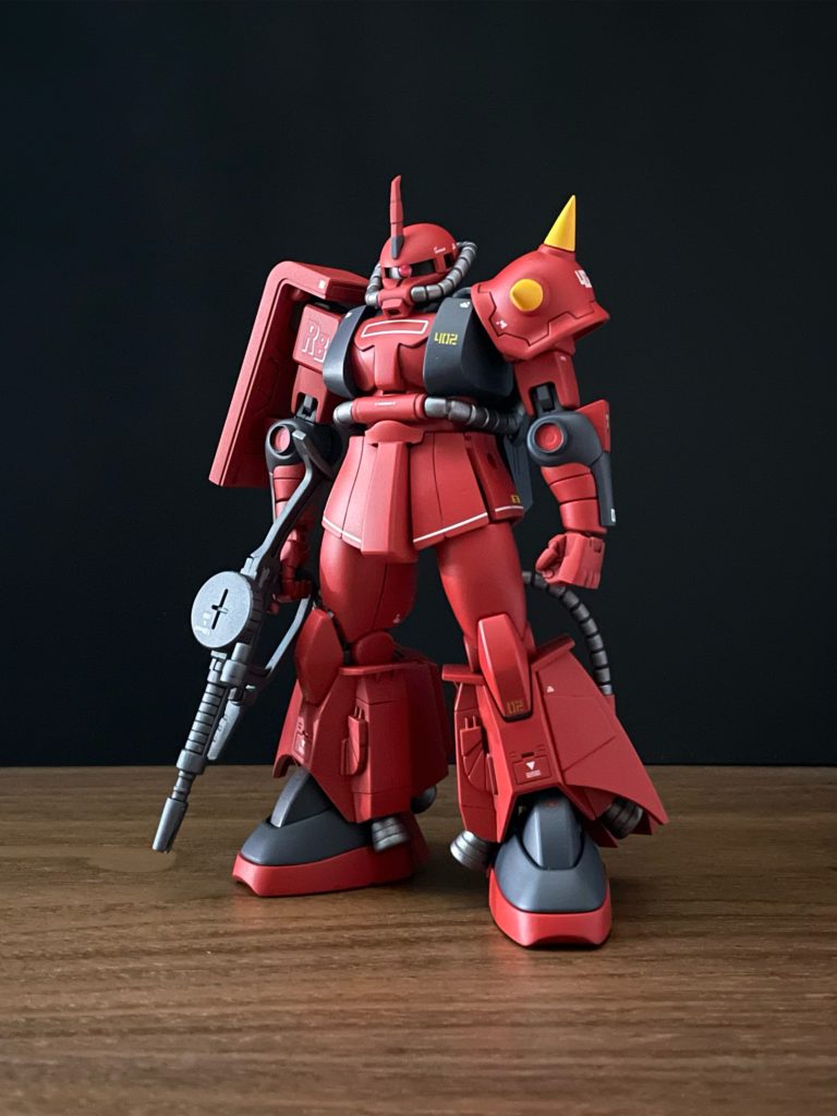 ミキシングでのパーツ差し替え以外は、胸、肘周りを06Rの形状に寄せて変更。スカートの延長、バックパック取り付け用の加工など行いました。