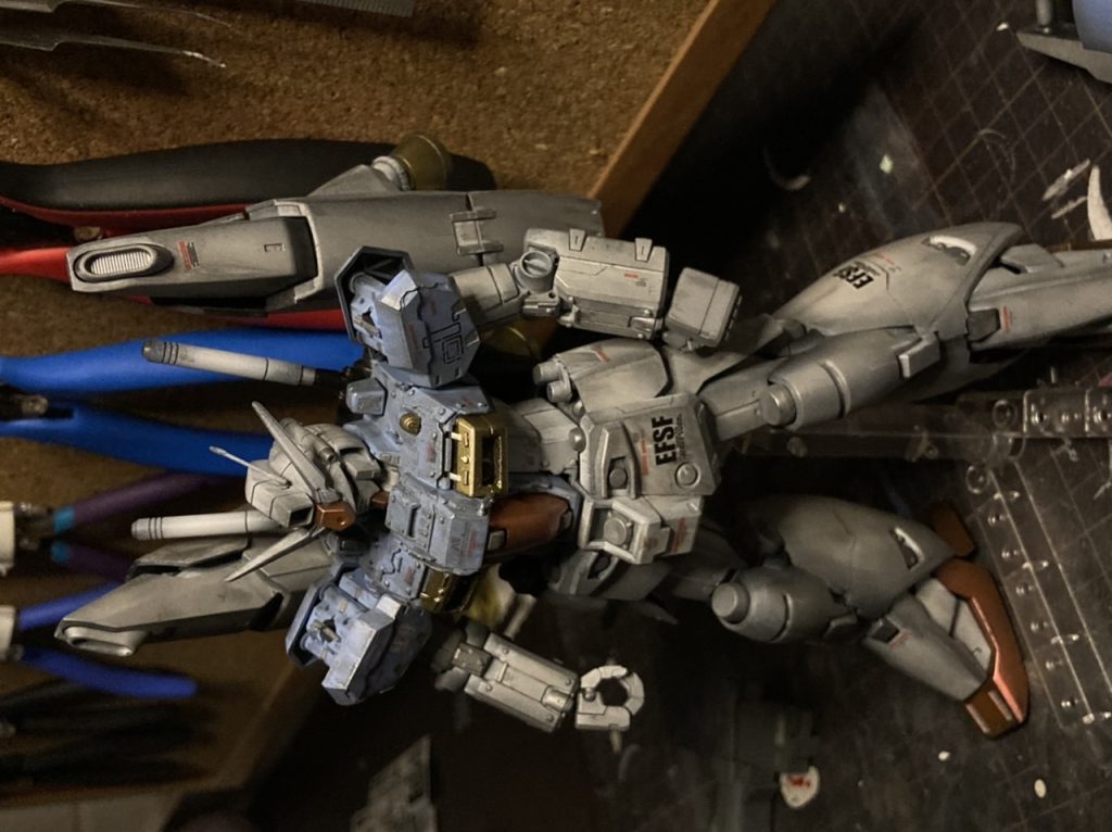 バックパックのスラスター部分にブレイズウィザードを移植