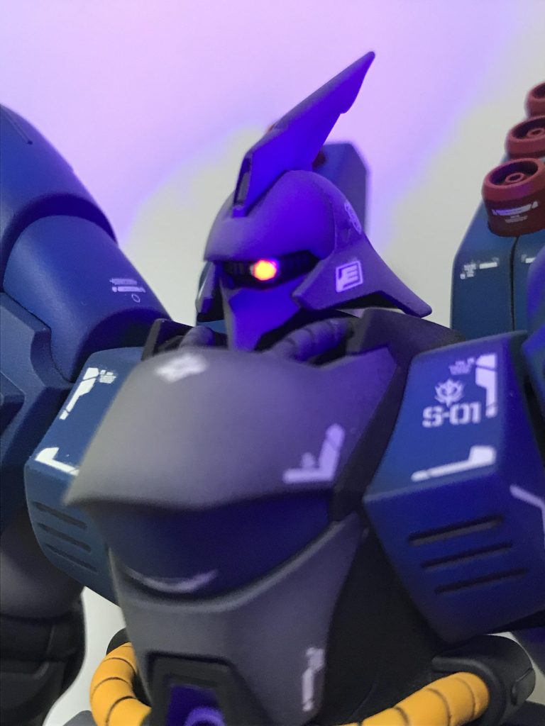 蛍光ピンクでビコーンします