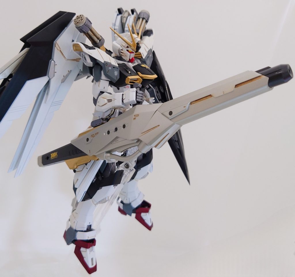 武装その3 大型ランチャーこの機体の最大の特徴である大型ランチャー。右腕に固定させております。