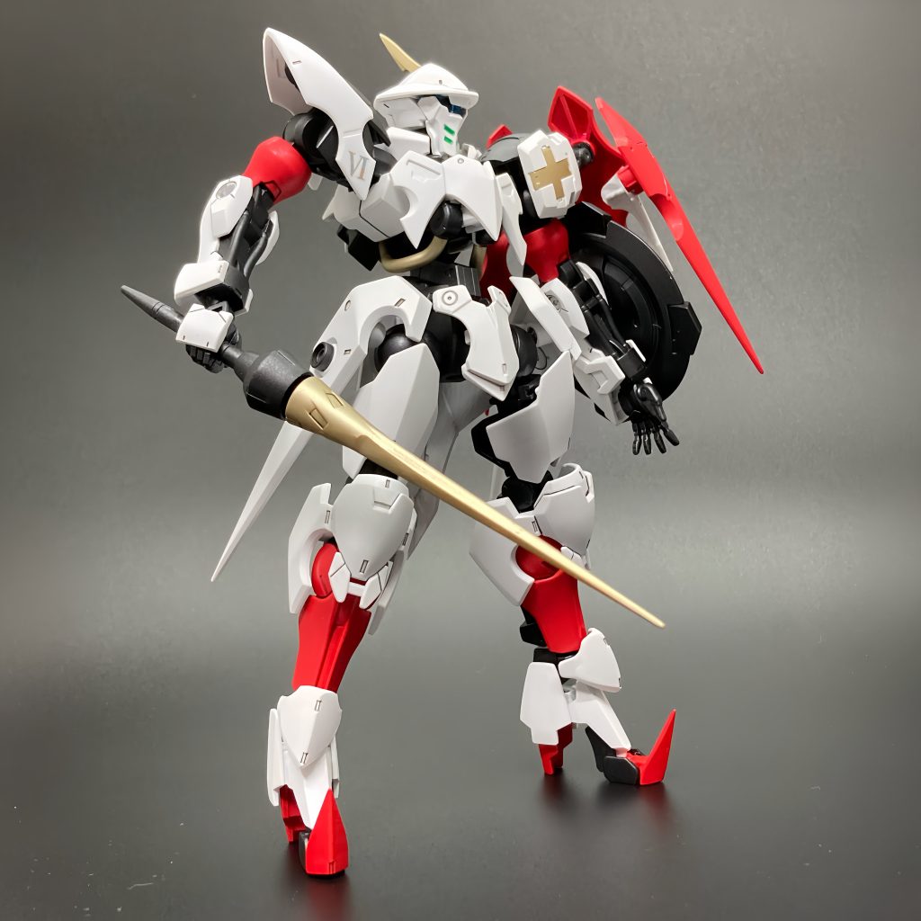 本体加工は装甲各部のシャープ加工くらいなんですが元の造形が良いのでかなり見栄え良くなりますね。