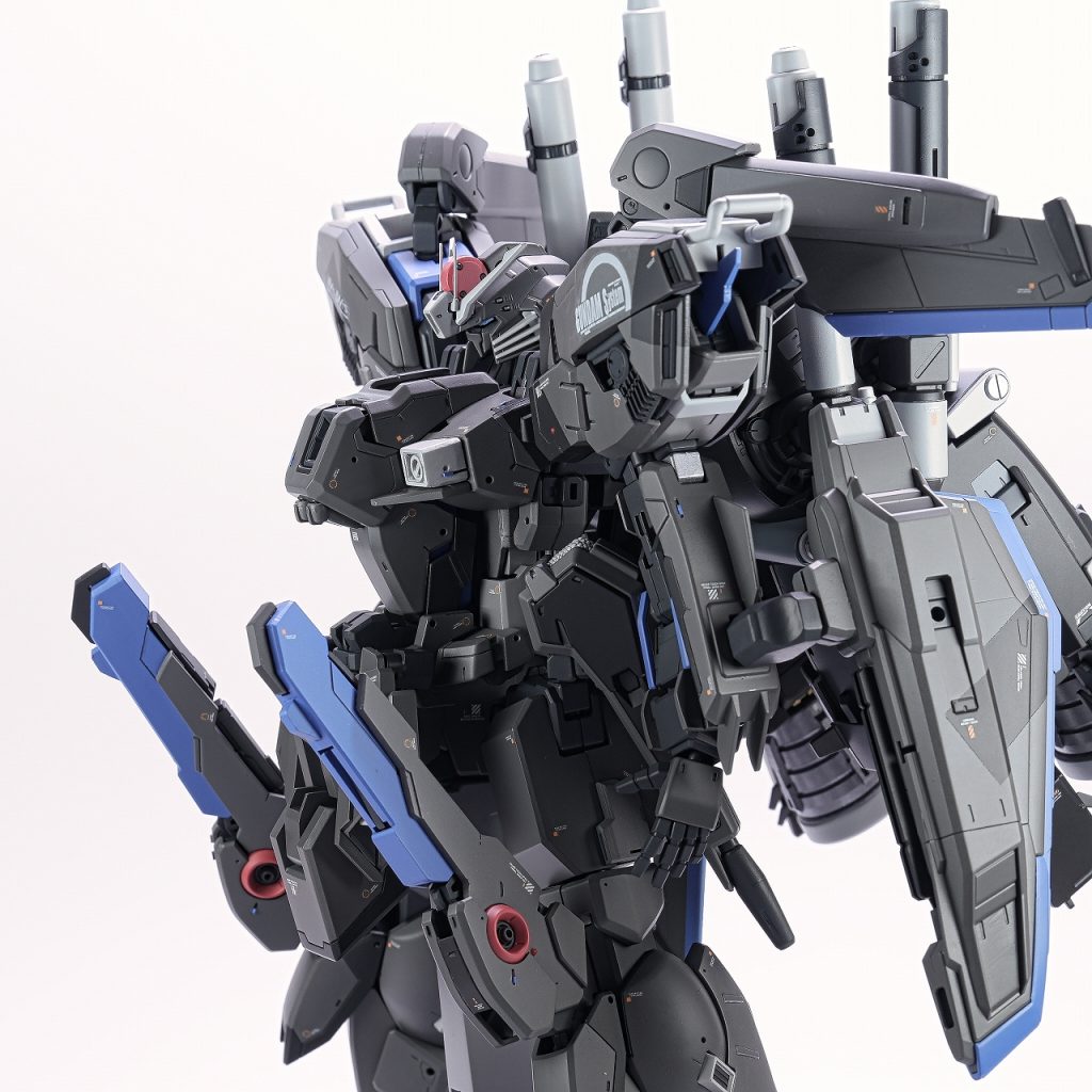 可変機構は残しており、変形可能ですが怖いので変形させてません...（汗