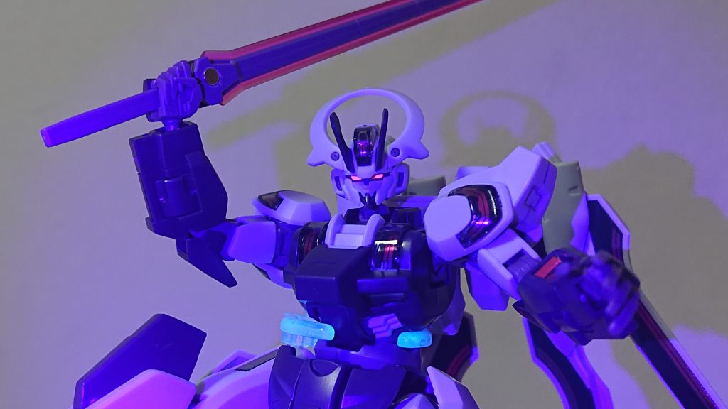 目は蛍光ピンクに光ります☀️ビームブレイドは蛍光に塗装予定。追記、塗装したので写メ追加します☀️