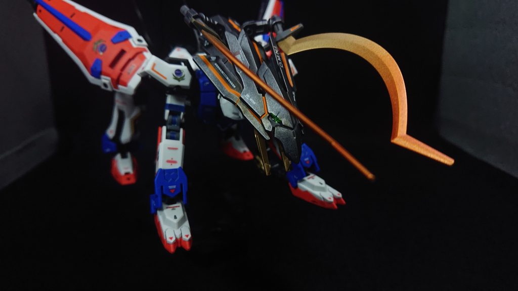 機体名の“ケラス”はギリシャ語で“角”を意味する言葉です今回のミキシング改造のテーマであるヒートショーテルと牡牛型のMAの2つから連想して名前をつけてみました