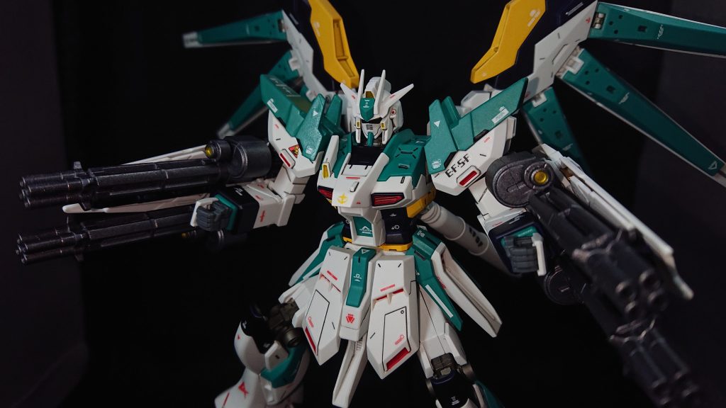 今回のお気に入りポイントは“変更したパーツ”ですHi-νガンダムヴレイブはヒロイックで本当に好きな機体なのですが、その分腕部や足先部分のデザインが個人的に残念だったのです安くない買い物だったのでなかなか手が出ないでいたのですが、なんとなく合わせたユニコーンのパーツがどストライクだったのでこれを機に自分好みの機体を作ってみることにしました特に足先部分の変更が気に入っています身体全体を支える部分ですしがっしりと力強い感じにしたかったのです では、最後までご覧いただきありがとうございました