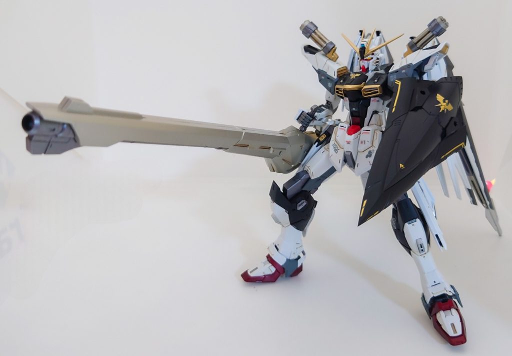 大型ランチャーは専用のアタッチメントを装着することで超長距離射撃用のロングランチャーにできます。