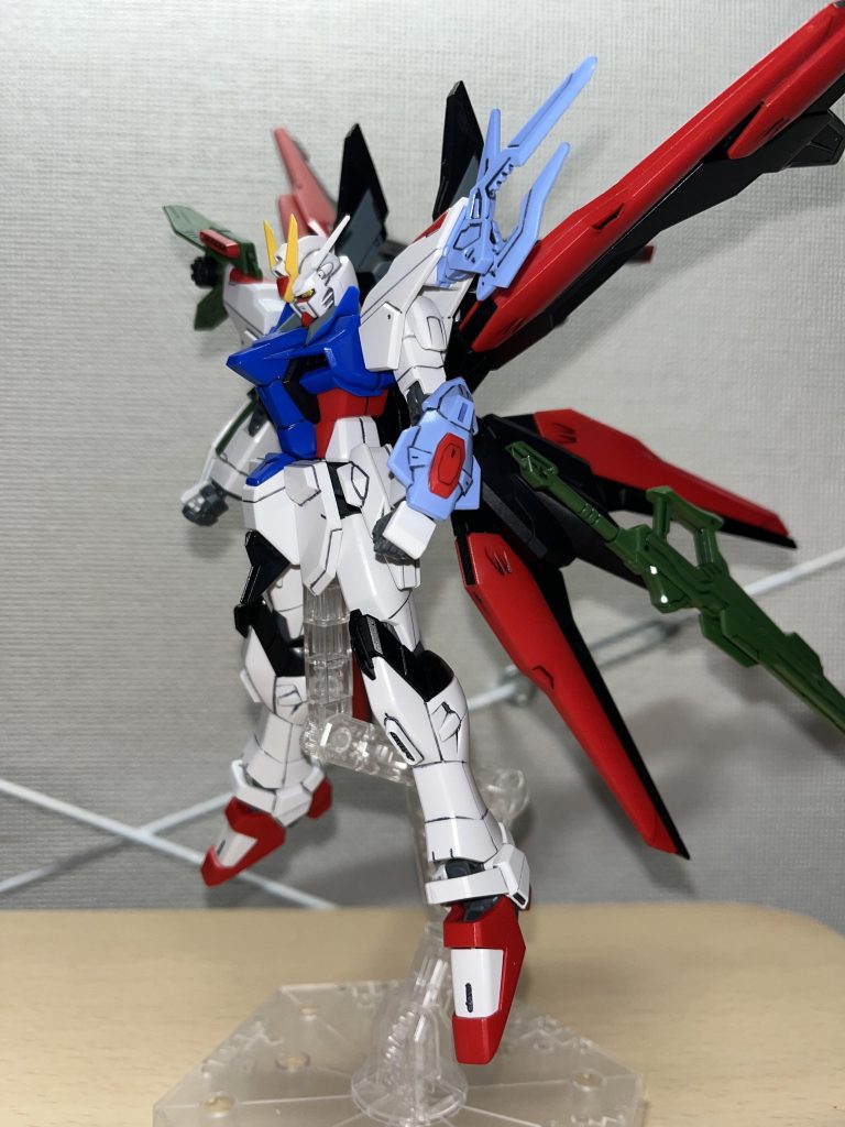 撮った時は気づいていませんでしたが、アグニのセンサーパーツが外れてますw墨入れ、ドラグーン銃口のみメタグリーン。艶ありスプレーのみ塗布。