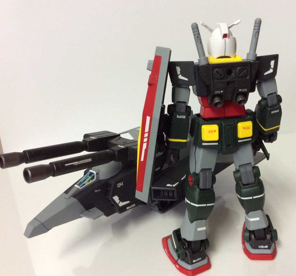 デカールは、Gファイターやコアブースターでも使用した「セイラマスオ専用No.2」のほか、ジオン系のデカールも一部流用して、それっぽくでっち上げました。