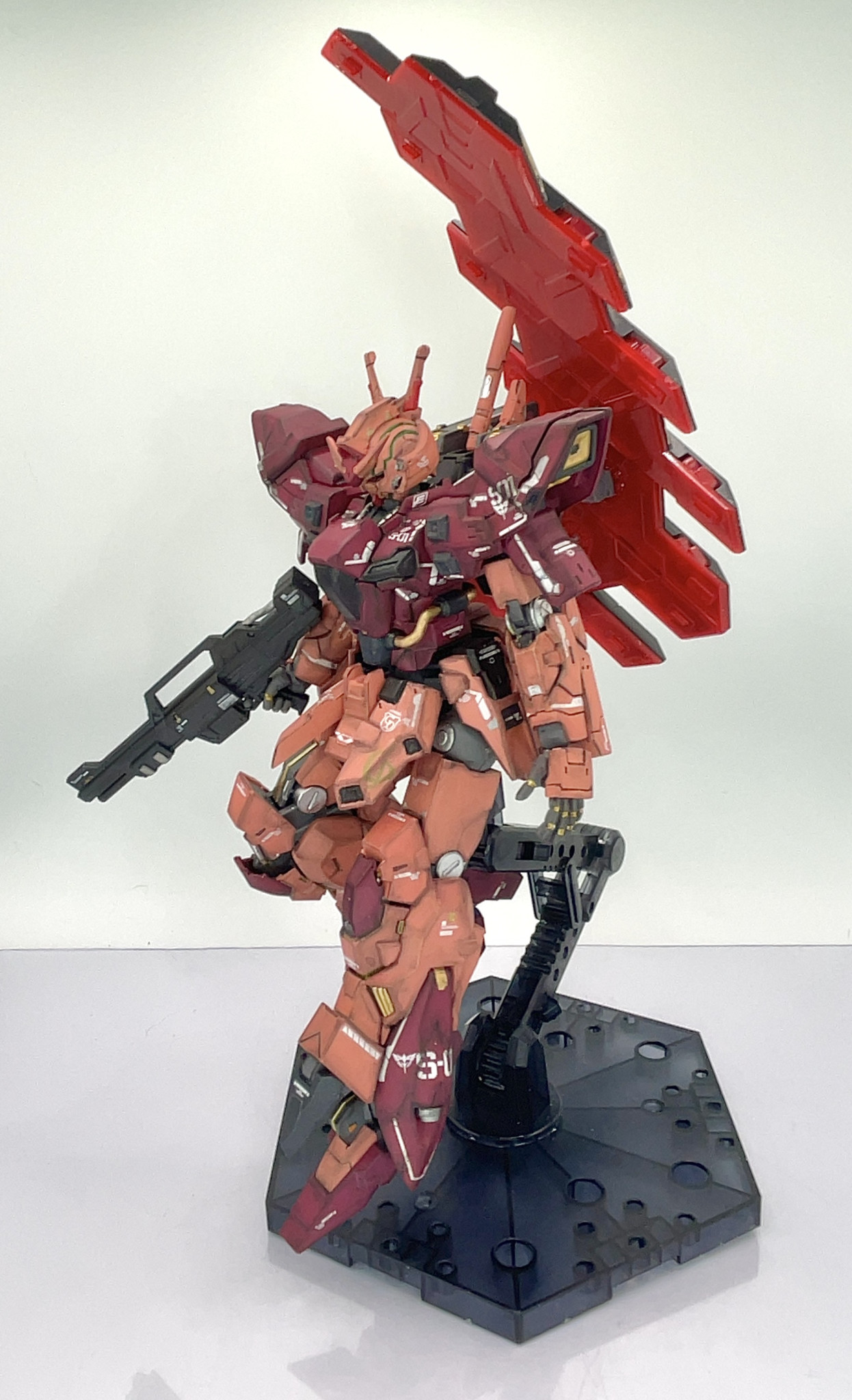 キャスバル専用ムーンガンダム｜nekokan.crownさんのガンプラ作品