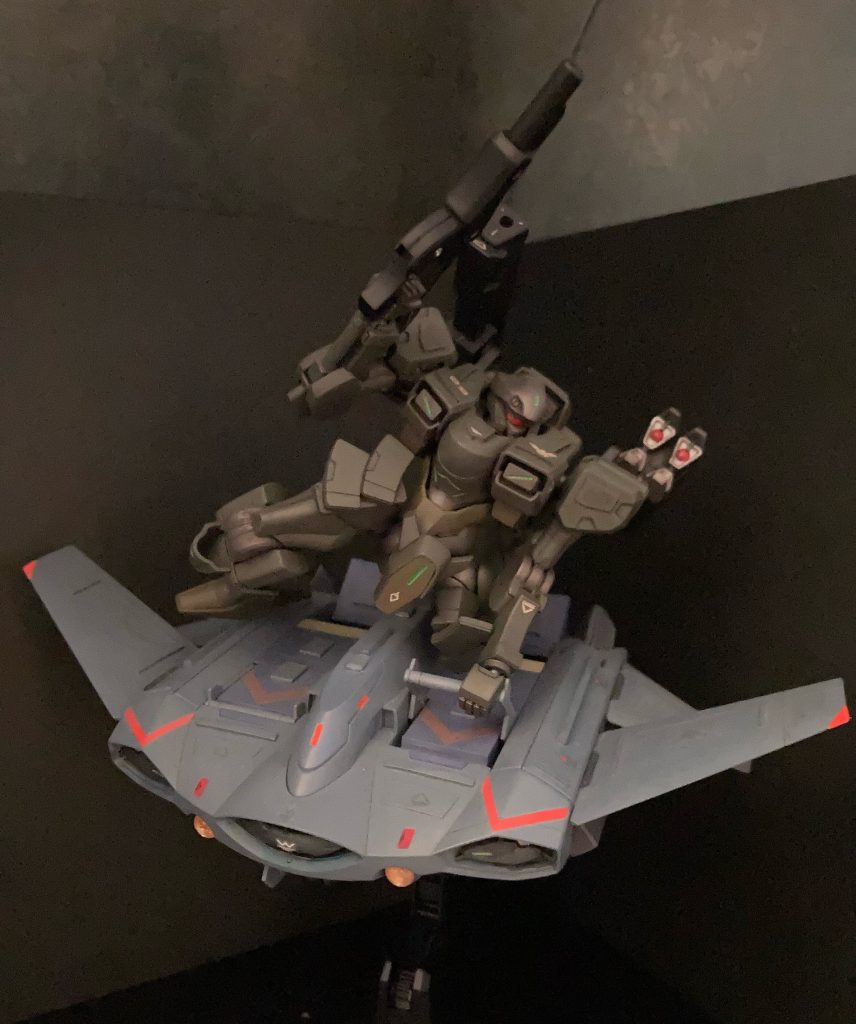 ティックバランと一緒に!左への旋回の動きが見える様にポージングさせてみました。