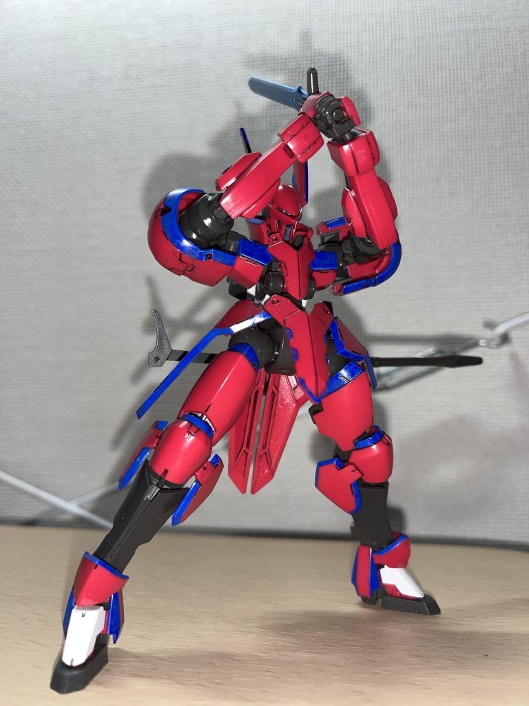 どうでもいいですが、剣道少女がGBNでの実体剣の練習用に本機を使用したというくだらない妄想があるので、両手持ち上段に構えて一枚!