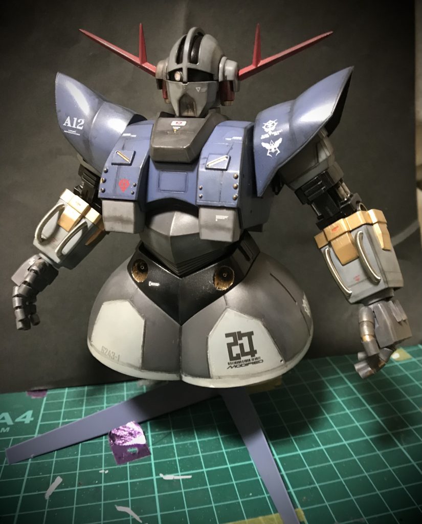 スジボリいれて色分けしてます。