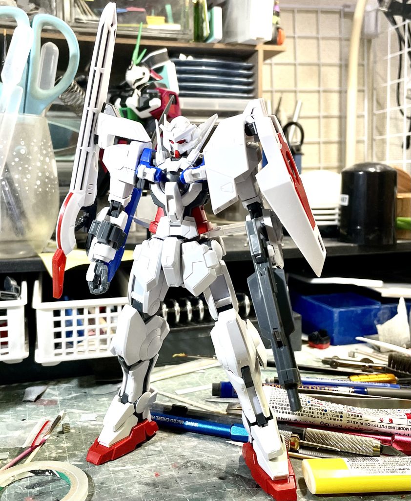 旧キットの1/100のアストレアはキットとしてはクオリティが高いので、首の延長のみ手を入れましたがデフォルトでマスターグレードにも劣らない名キットでした。