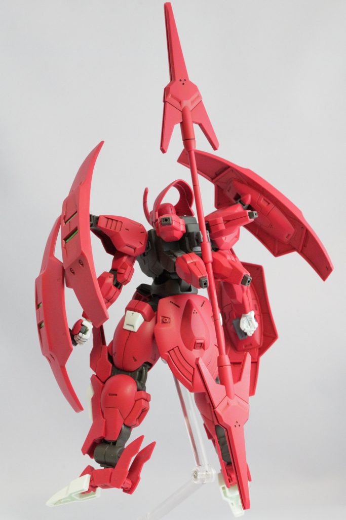 ビームジャベリンはバックパックにマウントできるように。でもビームジャベリンを使うにはシールドを手放さないといけないという…イーシュヴァラBタイプはスラスターっぽく見えるように配置してみました。