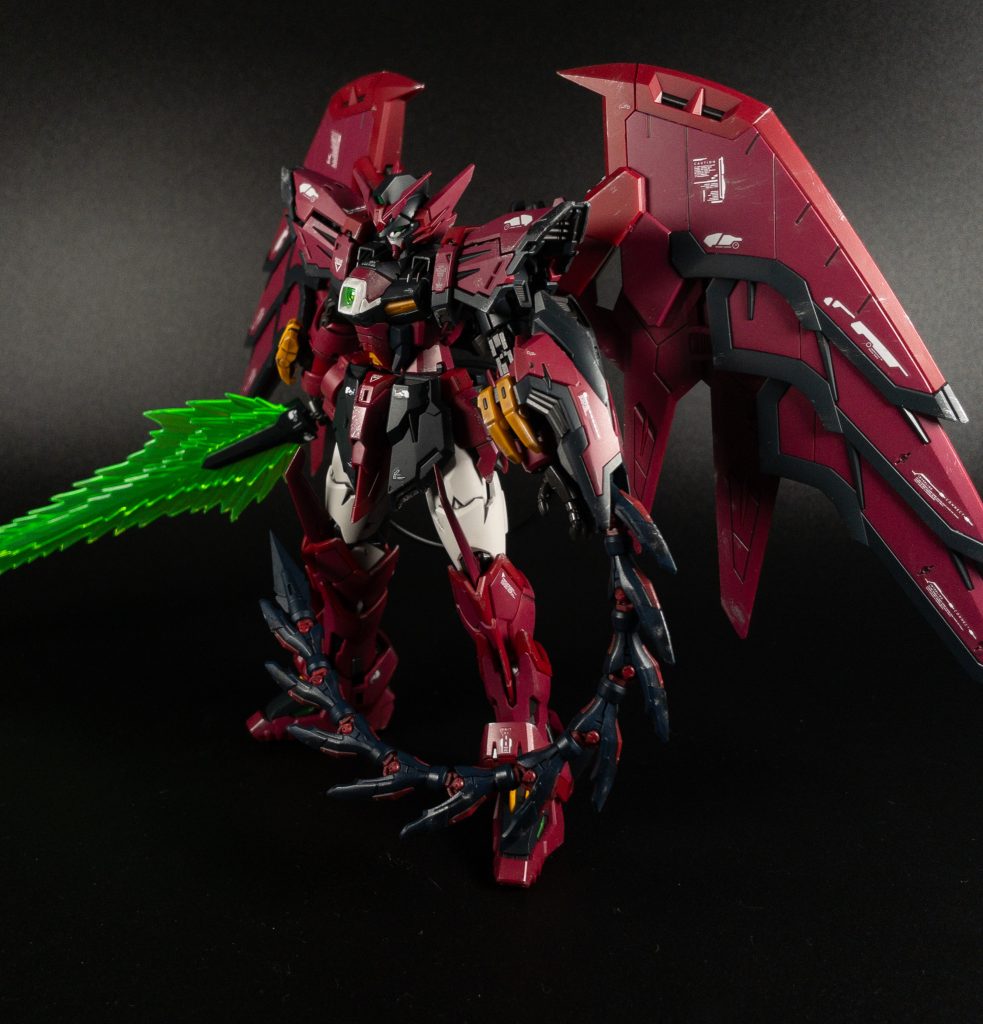 キット付属のシールは一部だけ使用して、市販の水転写デカールで他を補っています。