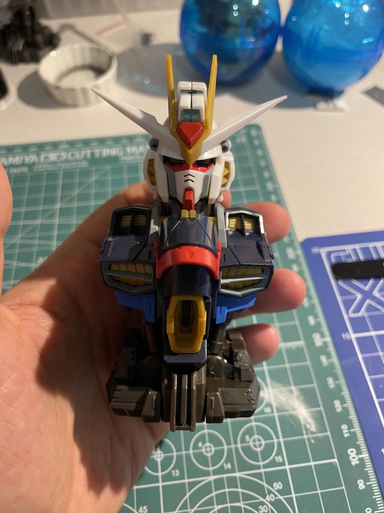 塗装前の状態。これだけでもイケメン。