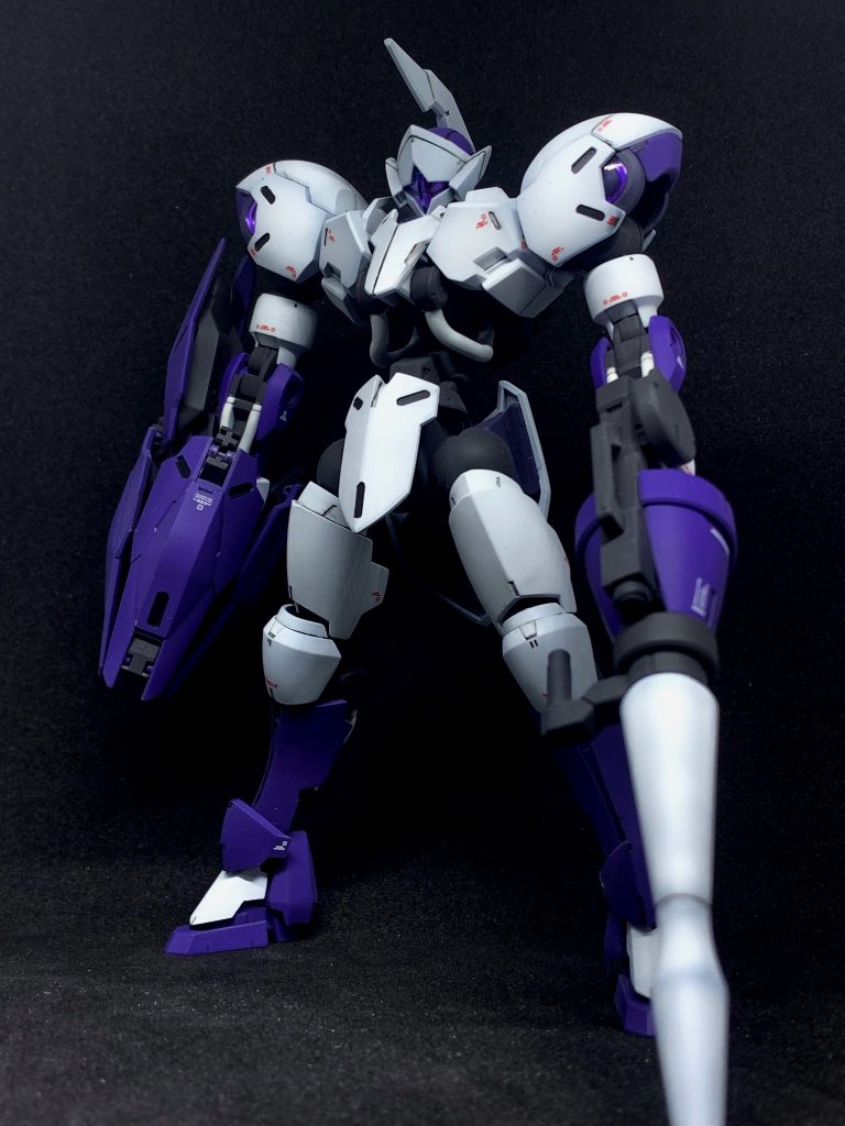 グリムゲルデとミカエリスのデザインの方向性が似ていたこともありバッチにハマりました