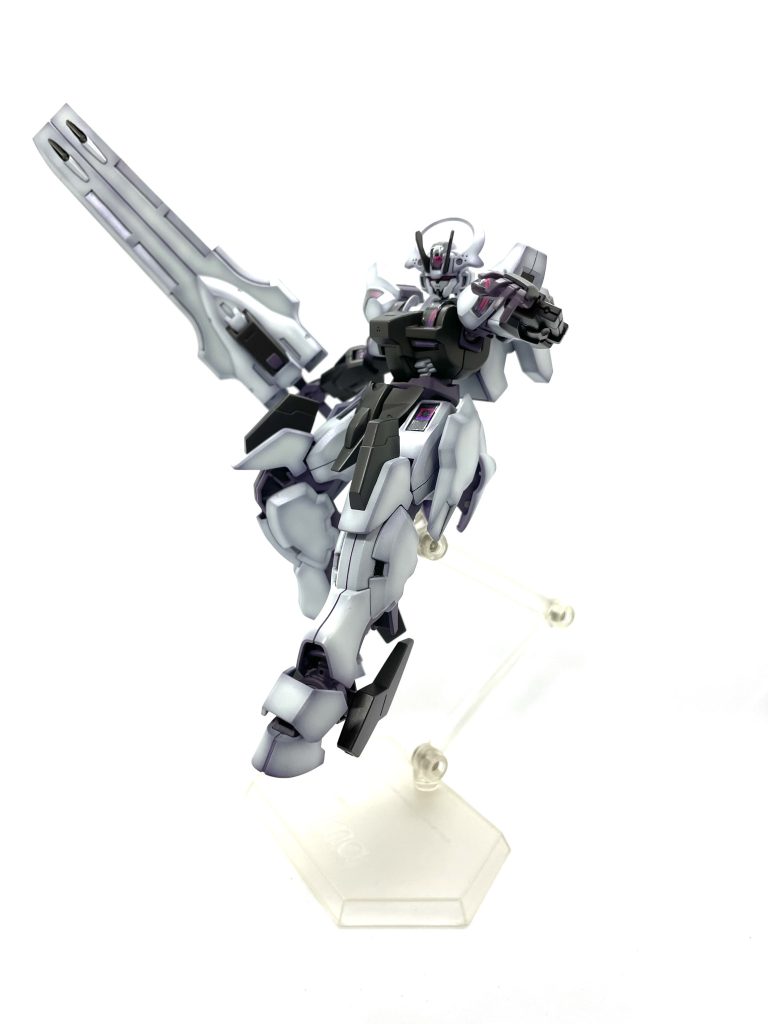 箱絵のポーズ。ガイアノーツのパープルサフを下地に使いたいが為に作ってみましたが、イメージ通りにパープルサフのシャドウが出ていて良い感じです。白パーツだけ、最後にアメジストパープルのパールをかけています。