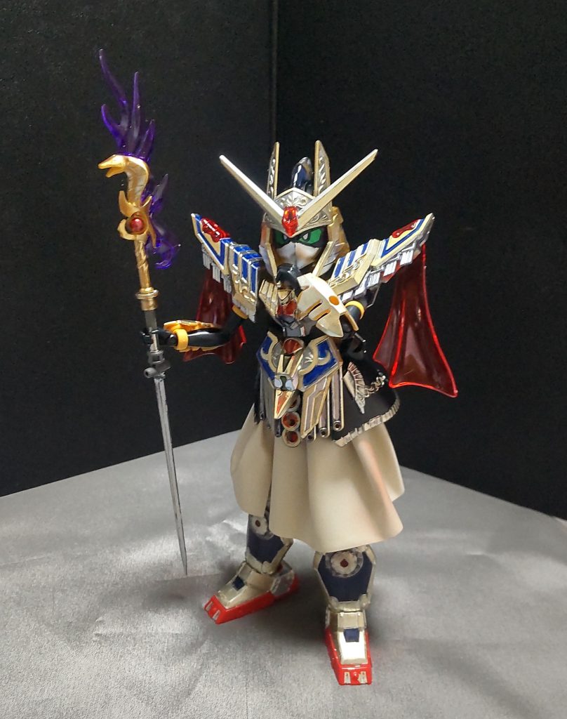 ○ふと考える仕草をするカエサリオン細い腕ってどうなのかなと思いましたが、案外悪くはないと感じました。